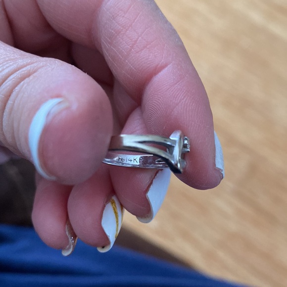 Sterling silver  diamond ring - Picture 2 of 3